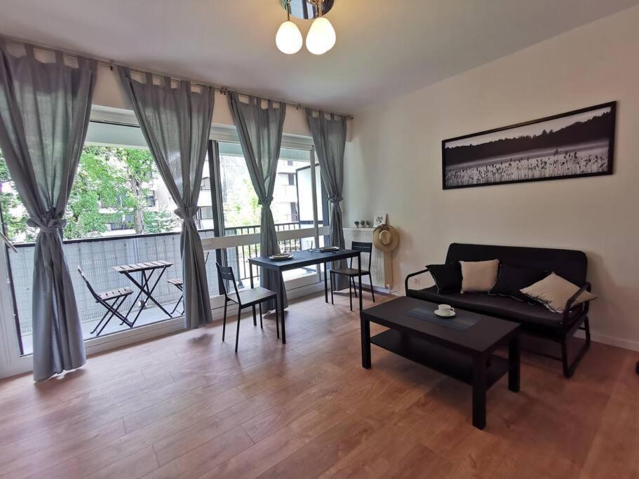 Cosy Apartment At Merignac-Centre Экстерьер фото